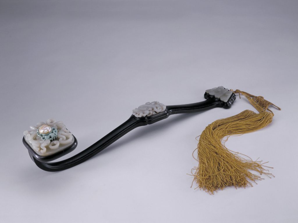 紫檀嵌玉三镶如意